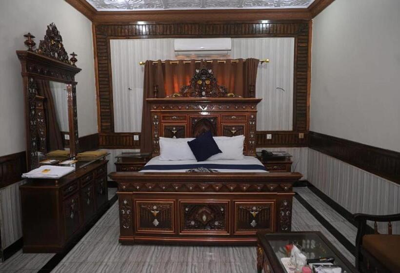 پانسیون Serina Inn