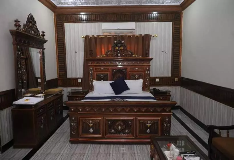 پانسیون Serina Inn