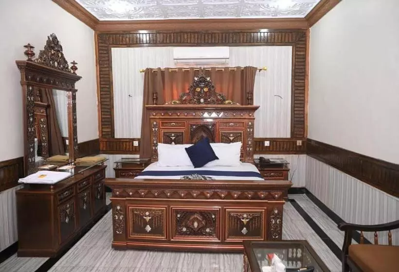 پانسیون Serina Inn