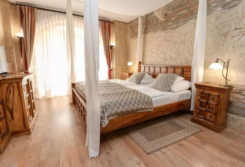 Hotelli Puchner Castle