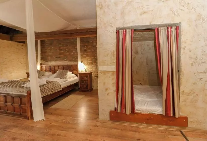 Hotelli Puchner Castle