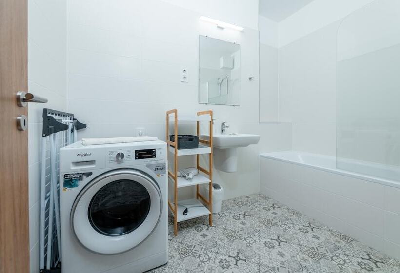 Westside Apartments By Urbanrent