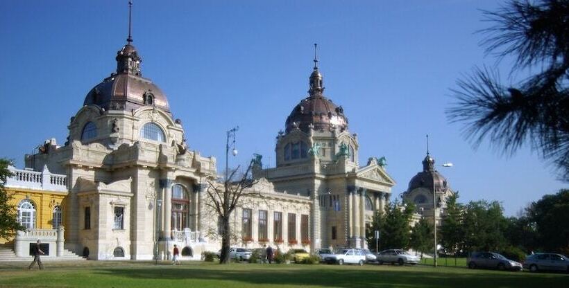 Westside Apartments By Urbanrent