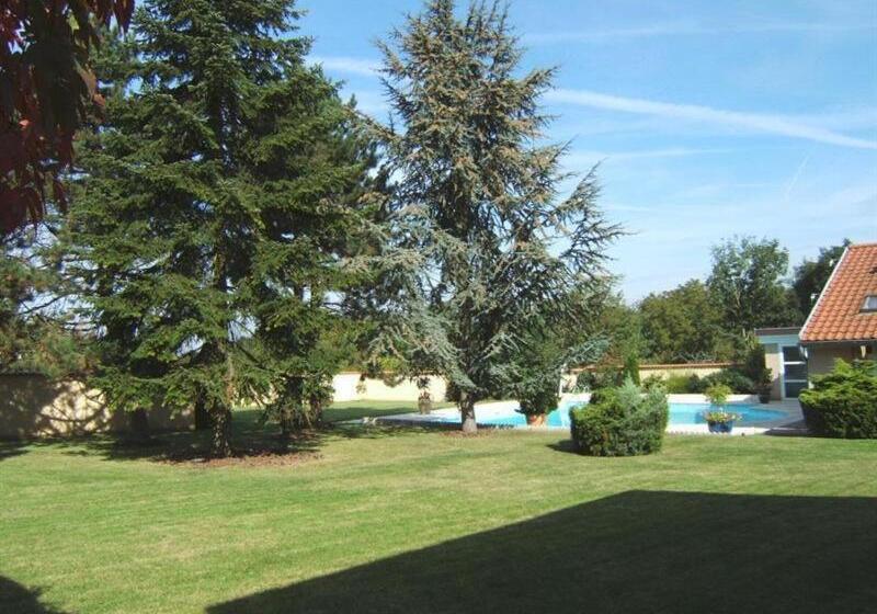 ベッドアンドブレックファースト Chambre D Hôtes Noisettes Et Compagnie