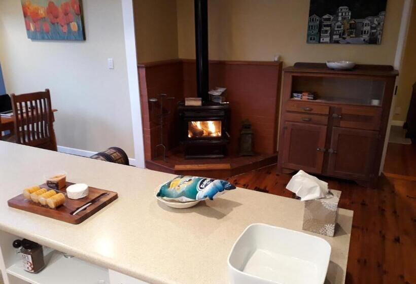 Bed and Breakfast Tastebuds Bed N Breakfast