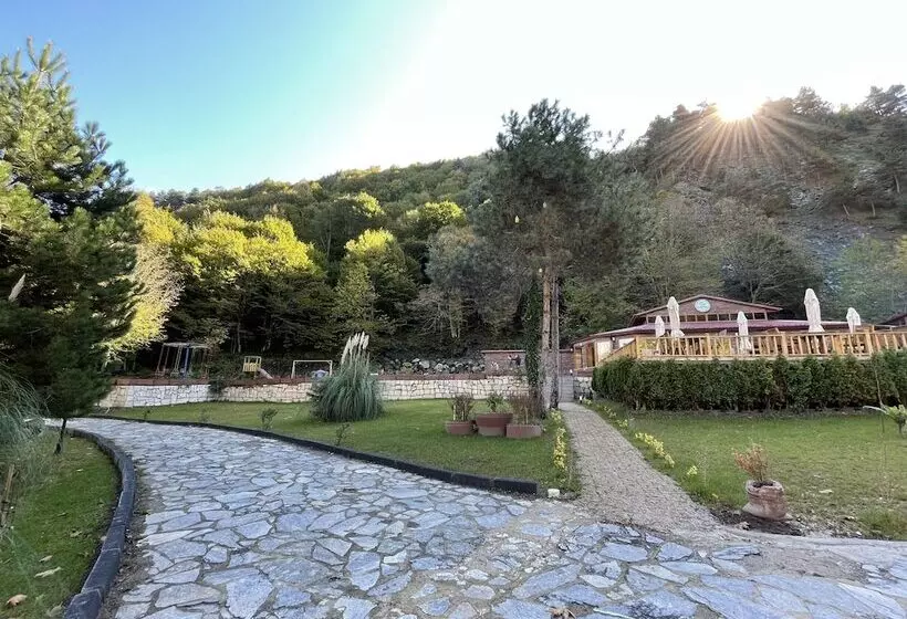 Feel & Live Hotel Villas Restaurant