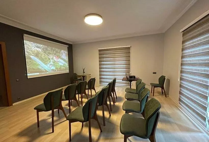 Feel & Live Hotel Villas Restaurant