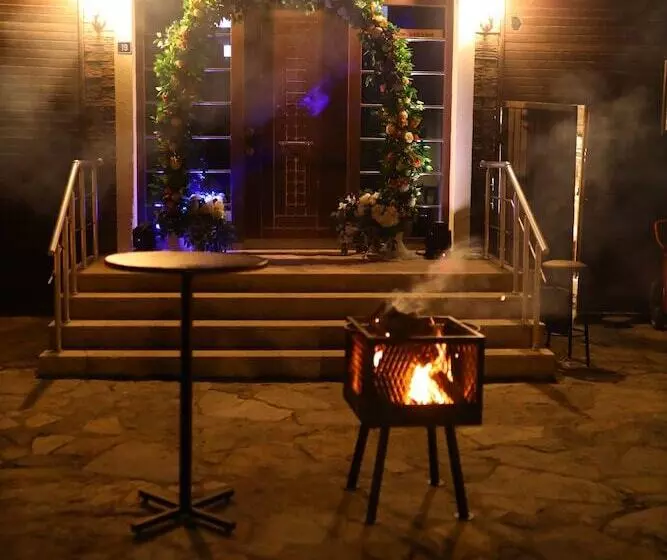 Feel & Live Hotel Villas Restaurant