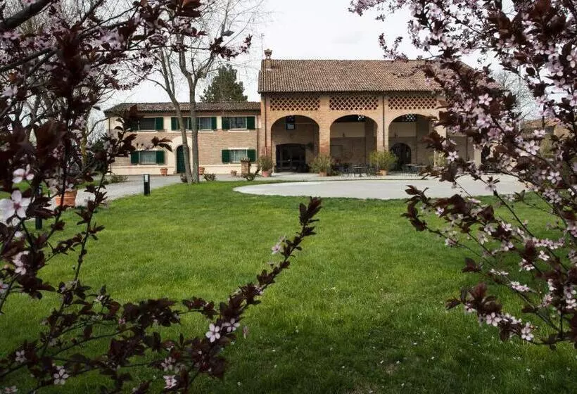 Hotelli Agriturismo Tenuta Casteldardo
