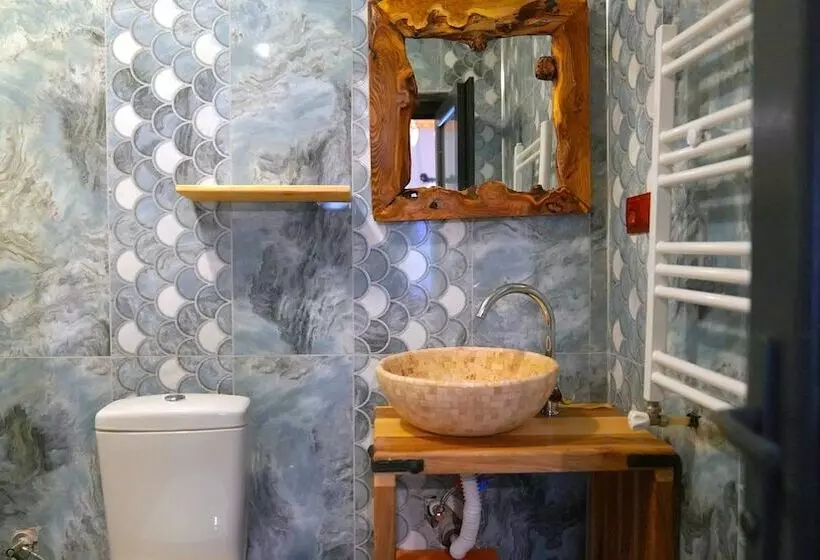 Hotelli Alpha Stone House