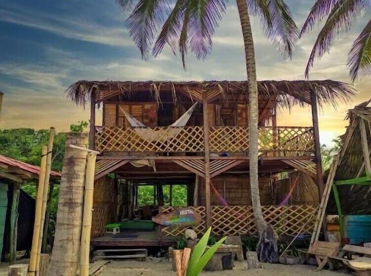 호텔 Hostal Halaliku