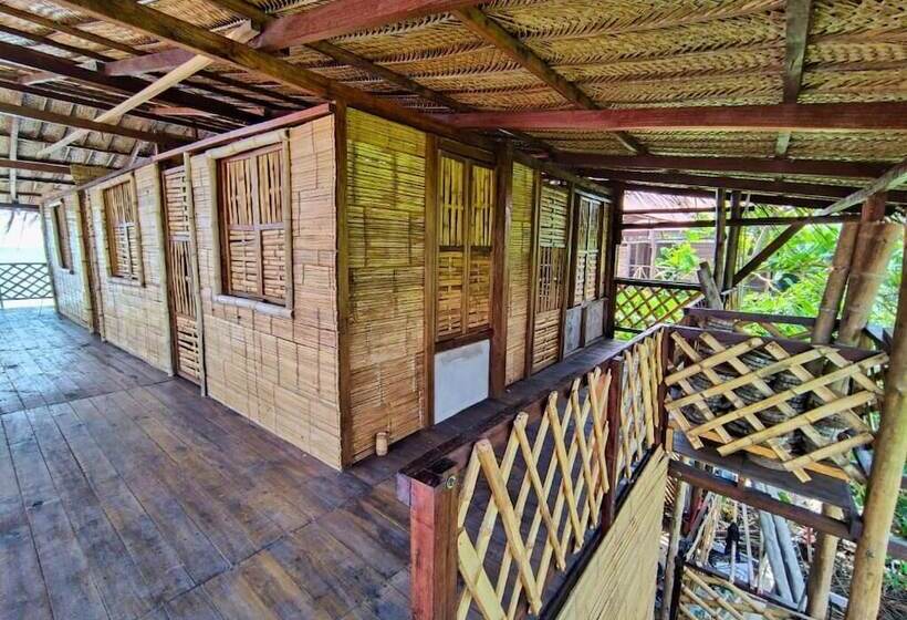 호텔 Hostal Halaliku