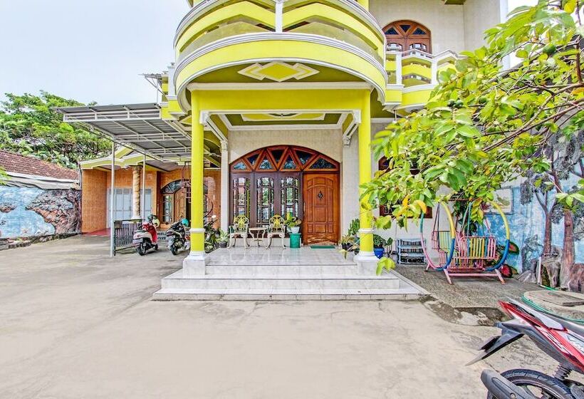 בית מלון כפרי Spot On 92188 Ndalem Eyang Guesthouse Syariah