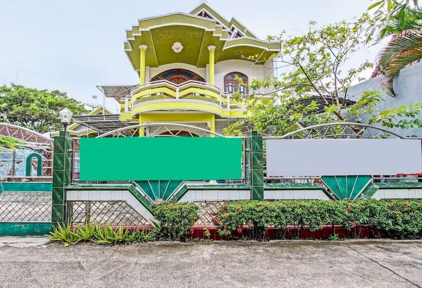 בית מלון כפרי Spot On 92188 Ndalem Eyang Guesthouse Syariah