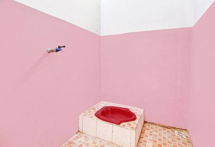 בית מלון כפרי Spot On 92188 Ndalem Eyang Guesthouse Syariah