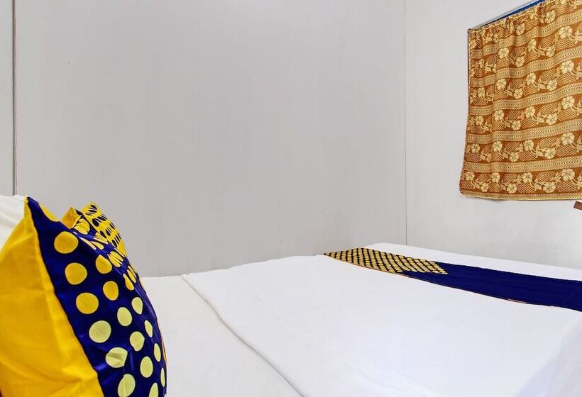 בית מלון כפרי Spot On 92188 Ndalem Eyang Guesthouse Syariah