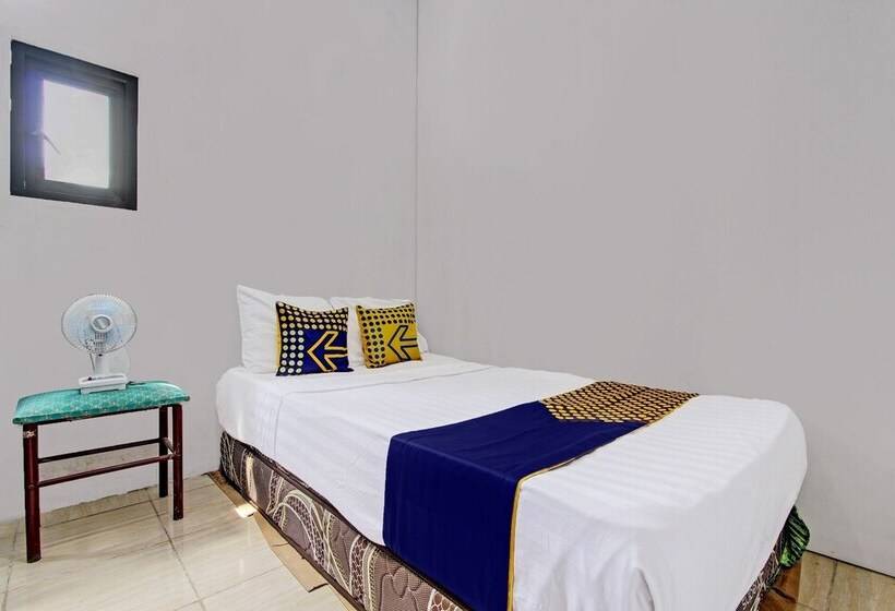 בית מלון כפרי Spot On 92188 Ndalem Eyang Guesthouse Syariah