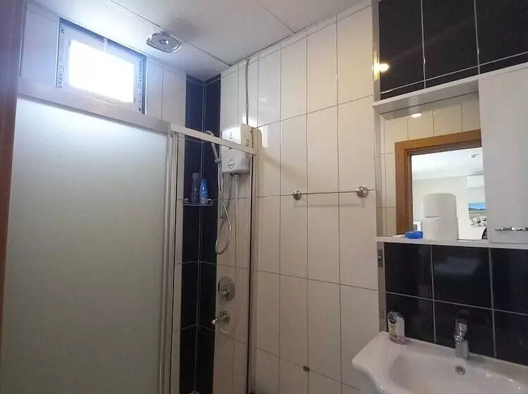 Myra Roof Butik