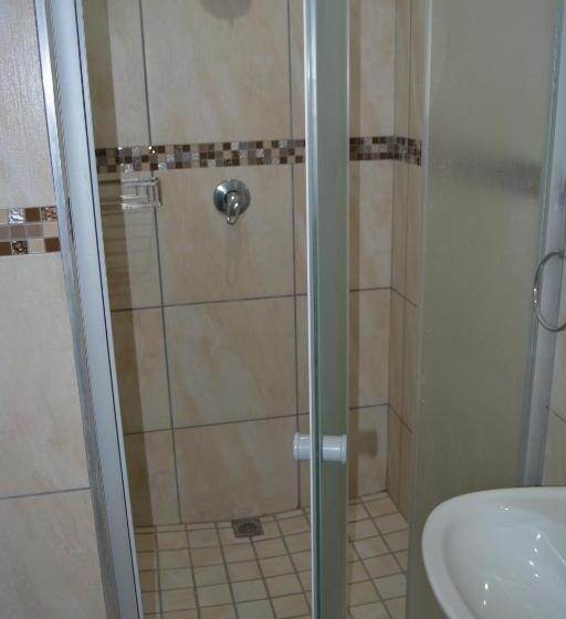 بنسيون Fama Lodge Rm12