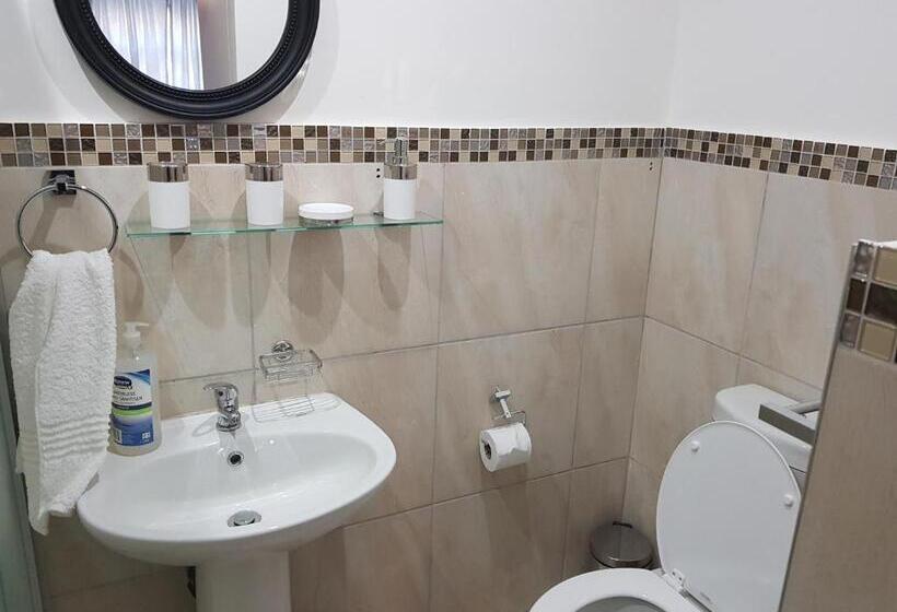 بنسيون Fama Lodge Rm12