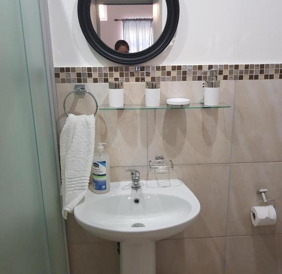 بنسيون Fama Lodge Rm12