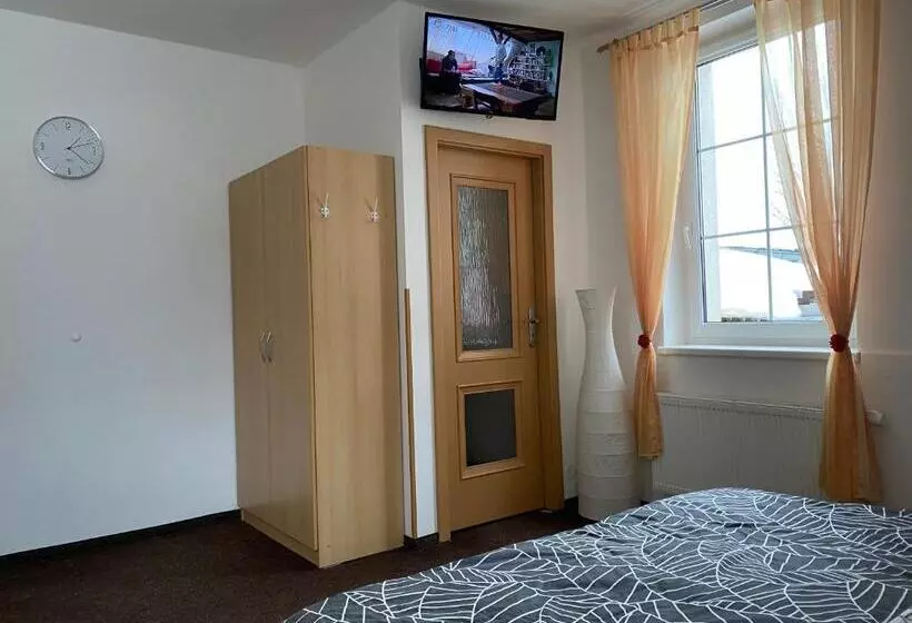 Majatalo Penzion Pod Kostelem