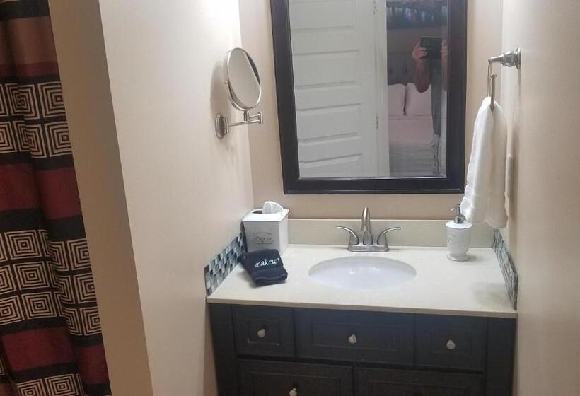 پانسیون Rick S Downtown Nashville Guest House