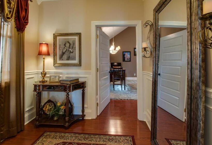 پانسیون Rick S Downtown Nashville Guest House