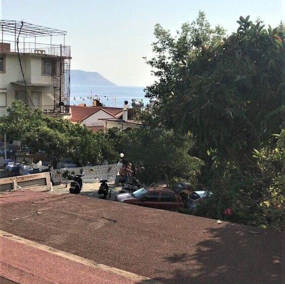 Pension Smyrna Uzuncarsi