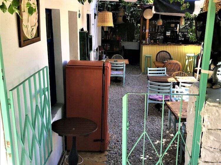 Pension Smyrna Uzuncarsi