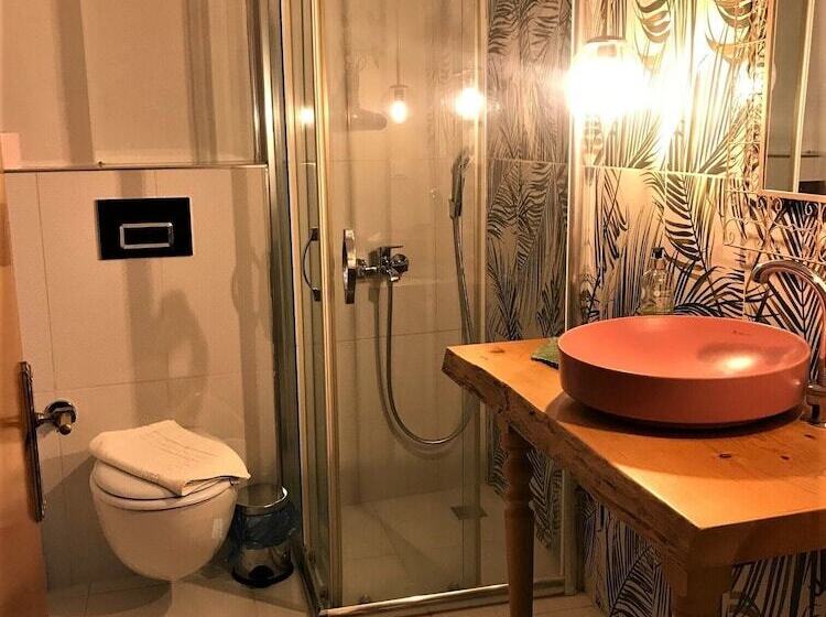 Pension Smyrna Uzuncarsi