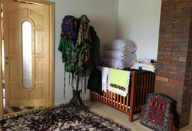 ペンション Sub Creasta Cocosului