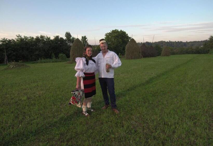 ペンション Sub Creasta Cocosului