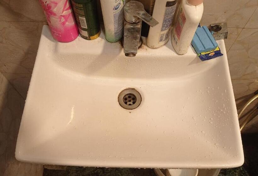 فندق صغير Near Airport Ac Couple Friendly Room At A Budget Inn