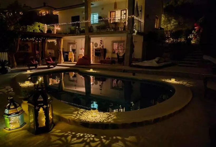 تختخواب و صبحانه Au Jardin D Armand