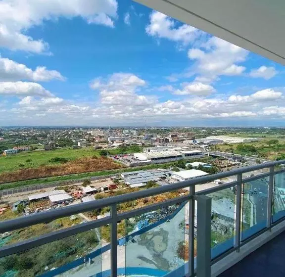 تختخواب و صبحانه Azure 1 Bed Room Huge Balcony