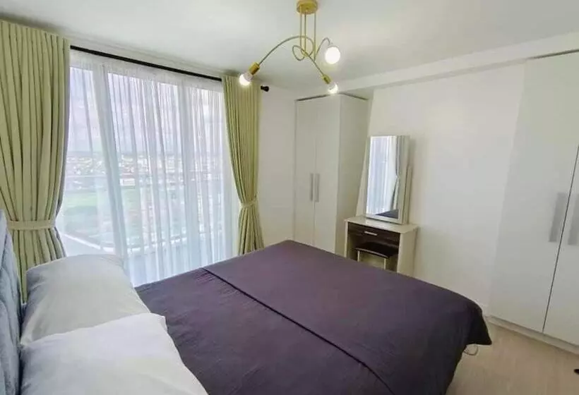 تختخواب و صبحانه Azure 1 Bed Room Huge Balcony