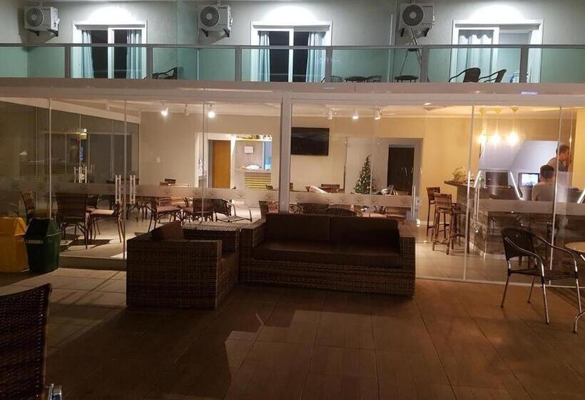 Casa De Oliveira Hostel