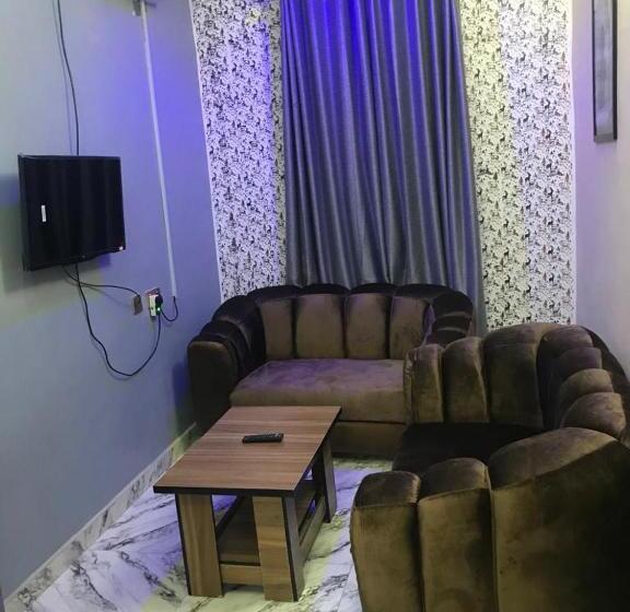 Ciara Jo Hotel And Suites, Owerri