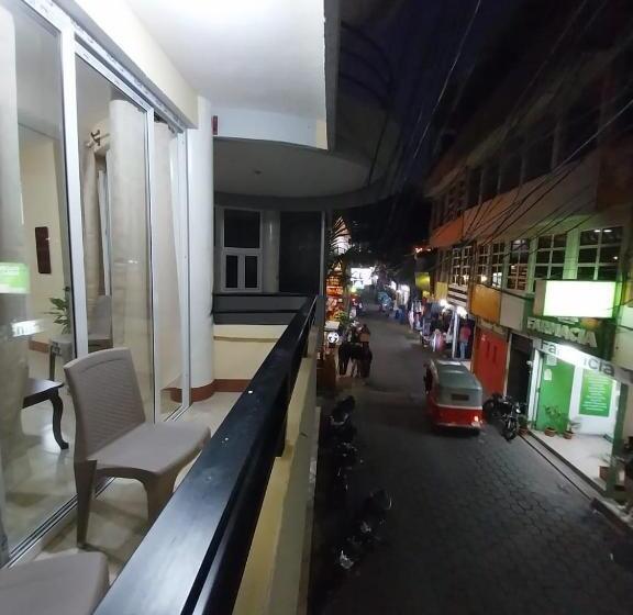 هتل کپسول Apartamentos Conchita