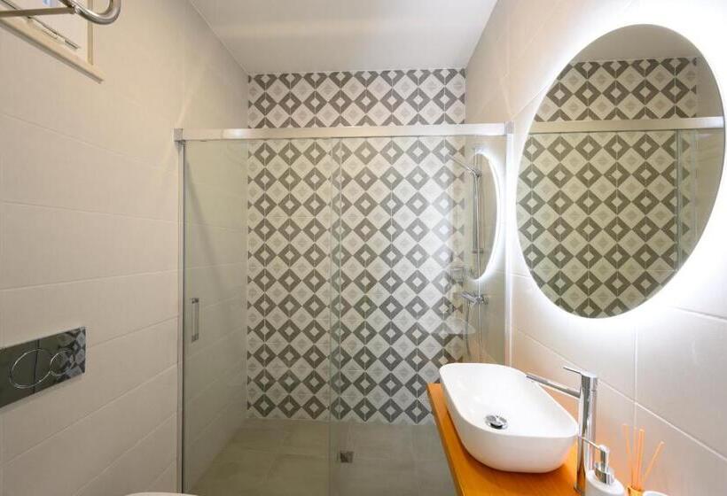 هتل Ericeira Treegarden