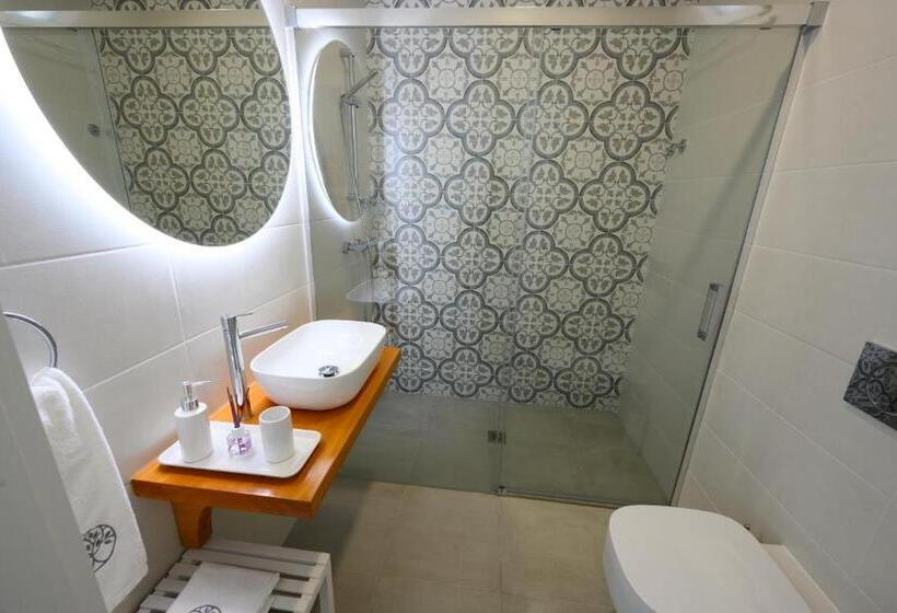 هتل Ericeira Treegarden