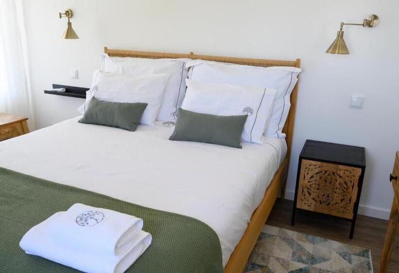 هتل Ericeira Treegarden