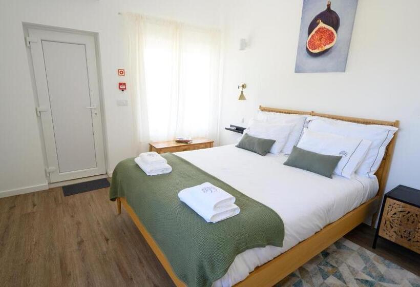 هتل Ericeira Treegarden