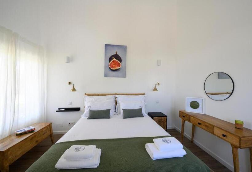 هتل Ericeira Treegarden