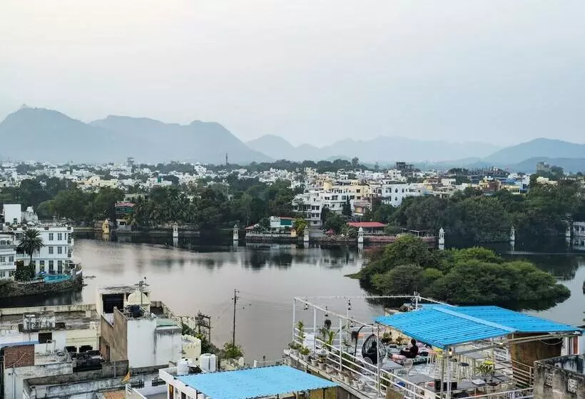 ホテル Amoraya Udaipur