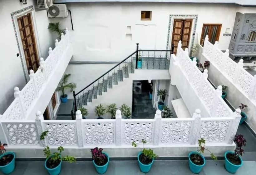 ホテル Amoraya Udaipur