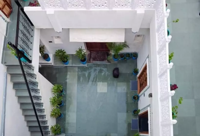 ホテル Amoraya Udaipur