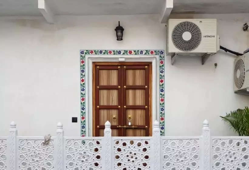 ホテル Amoraya Udaipur
