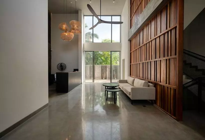 ホテル Taprobane House